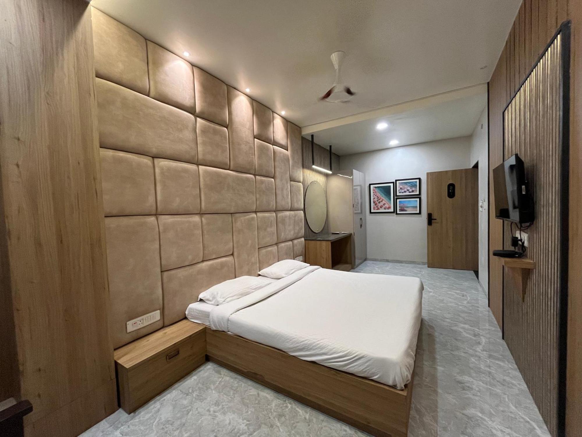 Отель Soho House By Jayshrea Chandrapur Экстерьер фото
